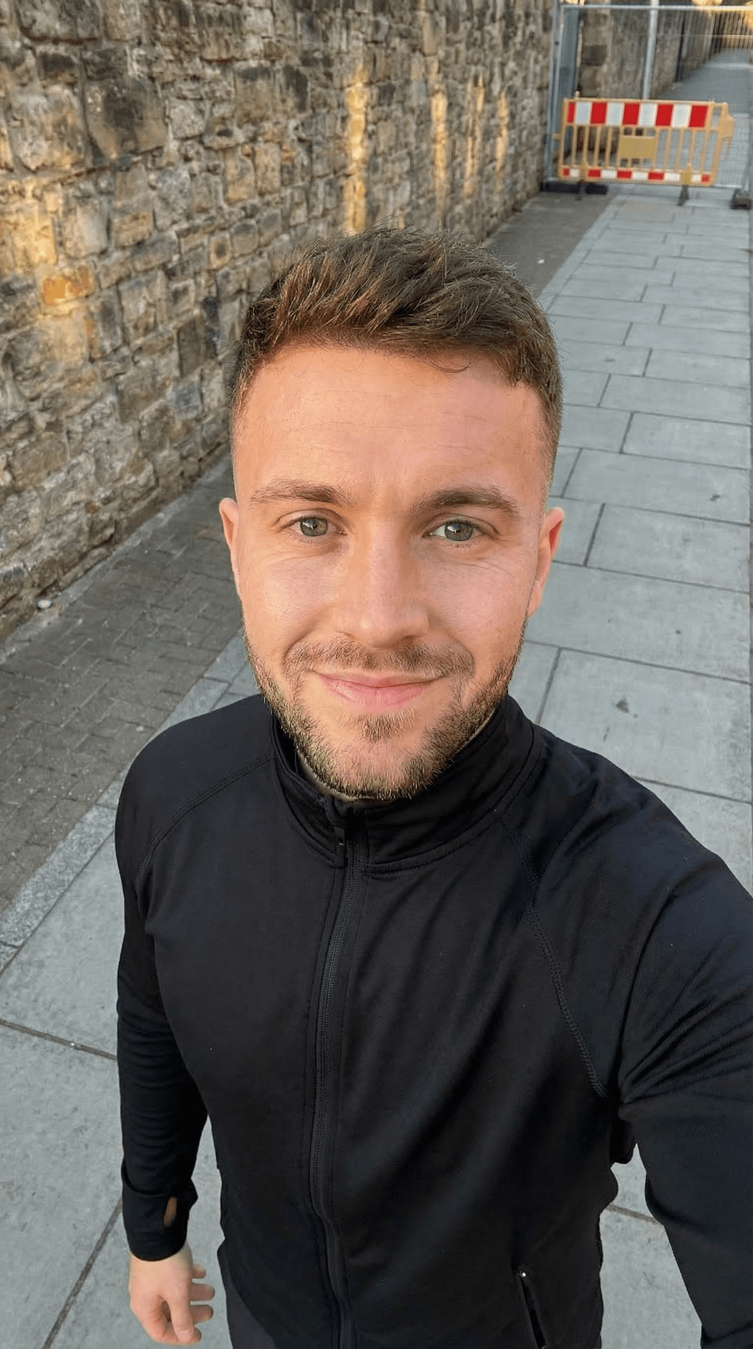 AI avatar: American man running outdoors, UGC video ad example