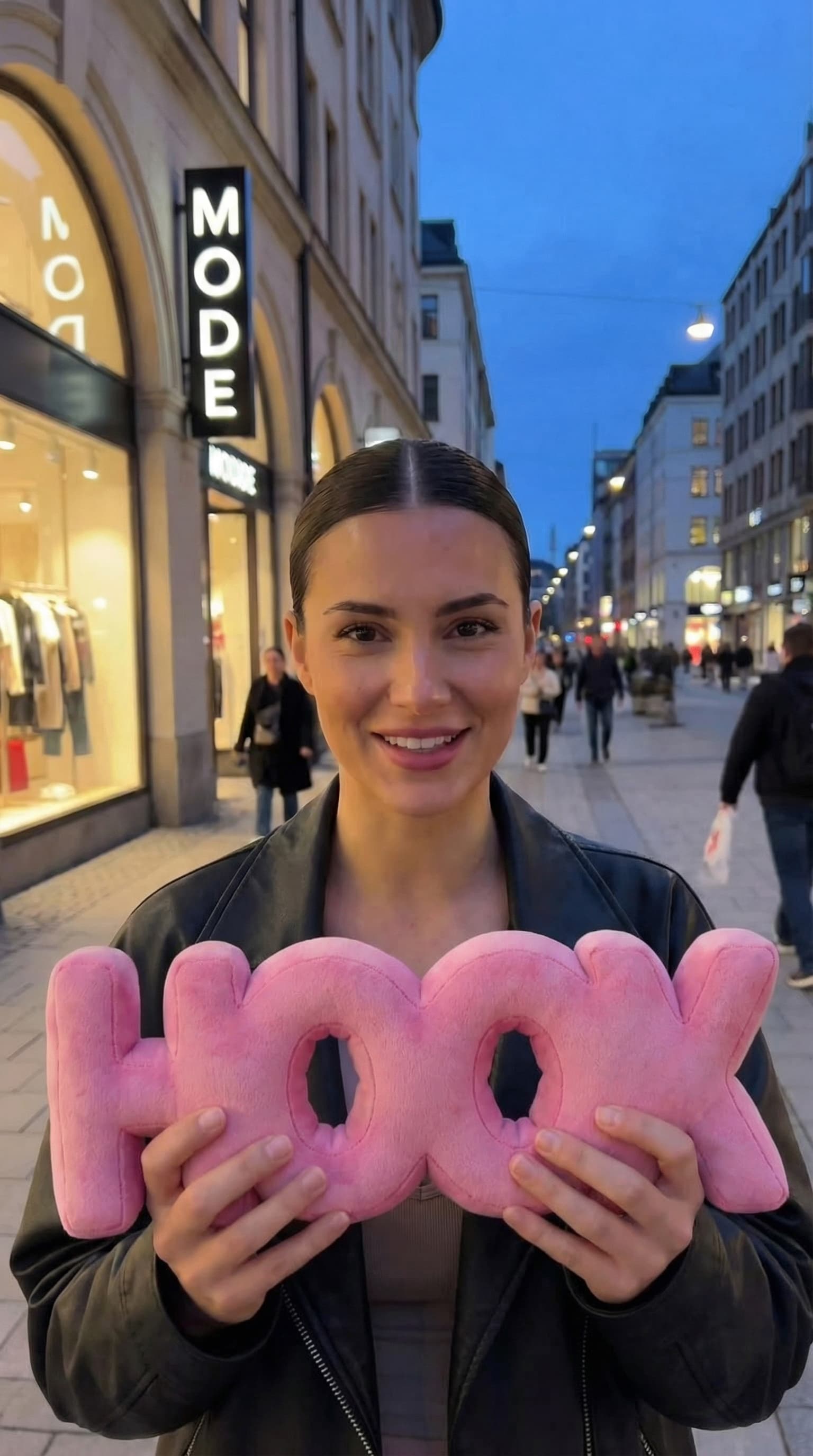 Avatar holding product